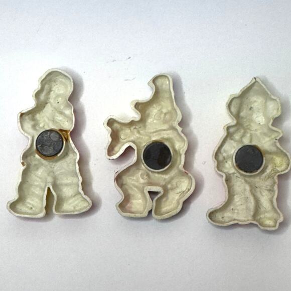 Vintage 3pc Clown Magnets Playing Instruments-Retro Fridge Plastic Magnets - Picture 4 of 4